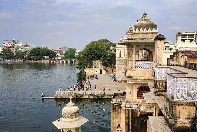 taxi service in Udaipur